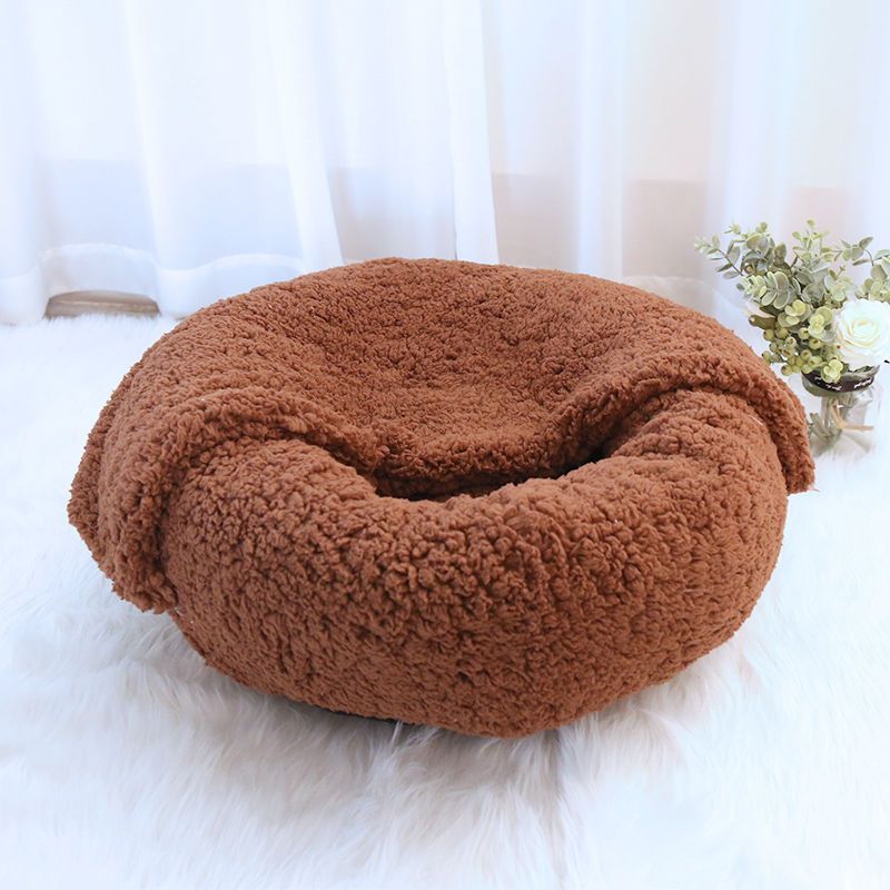 Round Lamb Wool Semi-enclosed Blanket Nesting Dog Bed in Brown
