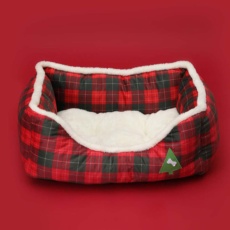 Soft Cotton Christmas Dog Bed with a Waterproof Bottom and Removable Cover in Red and Green